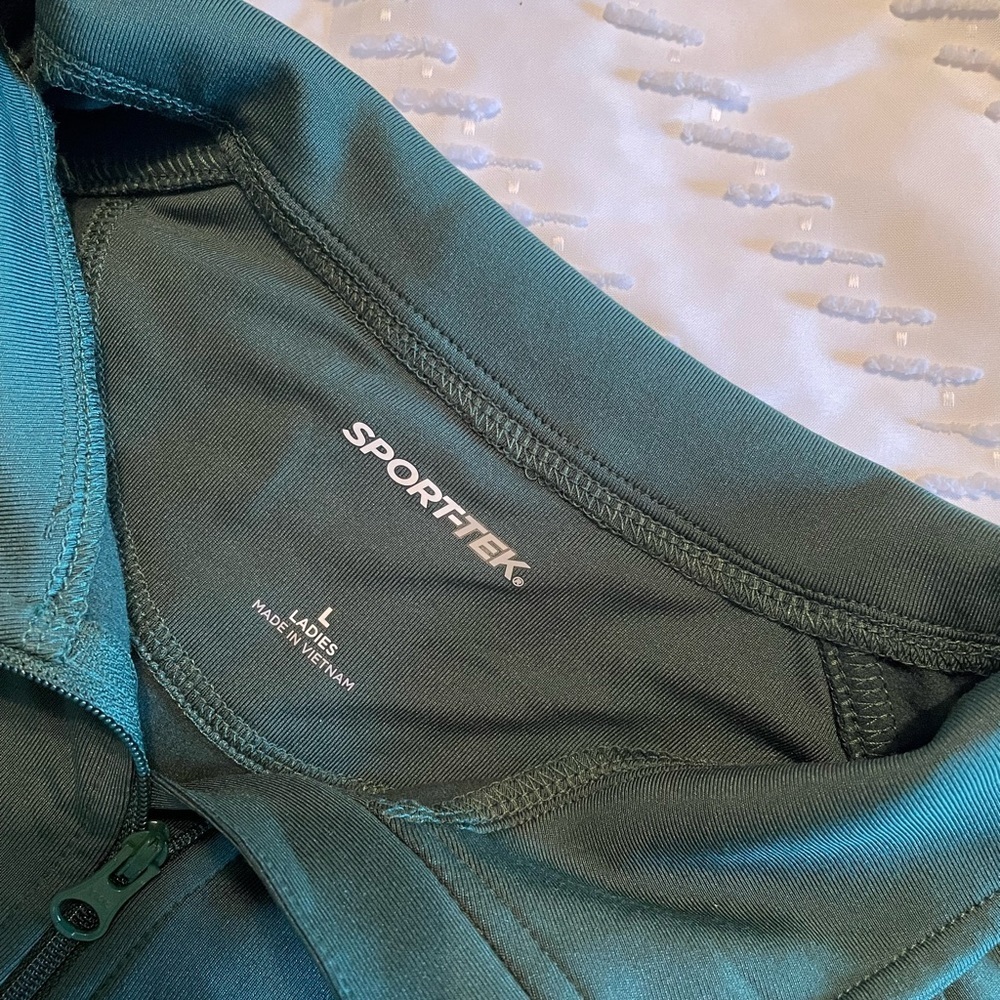 SPORT-TECH Stretch 1/2-Zip Long Sleeve Pullover SZ/Large In perfect condition! - Picture 3 of 4